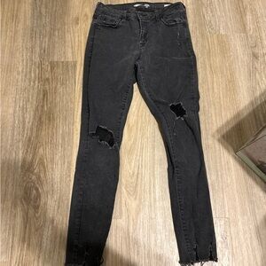 Women’s black skinny jeans